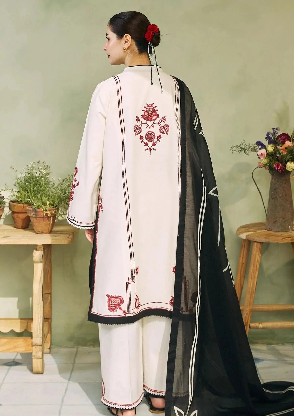 3PC-LAWN EMBROIDERED SUIT-COCO-VM3205