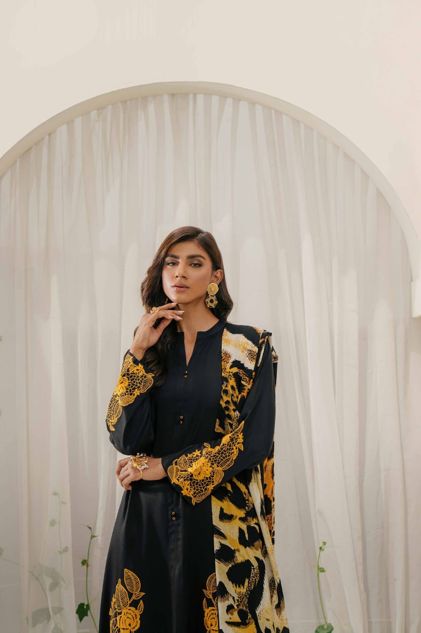 3PC-LAWN EMBROIDERED SUIT-VM3177