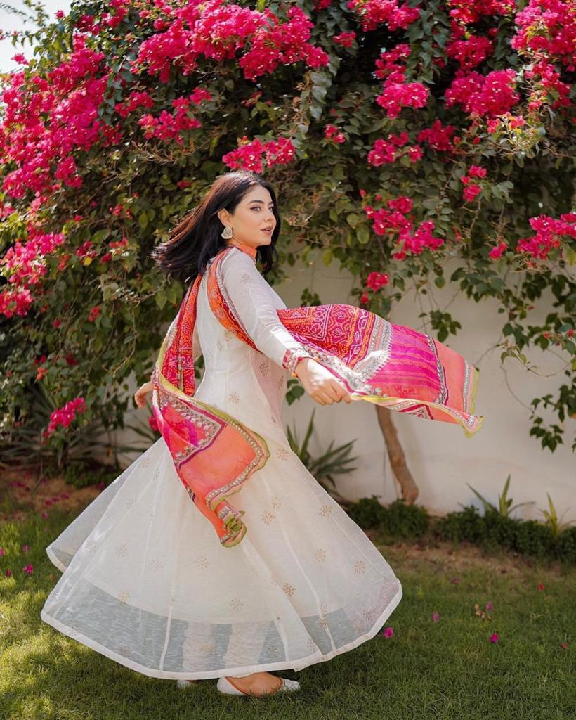 3PC-LAWN EMBROIDERED SUIT-VM3171