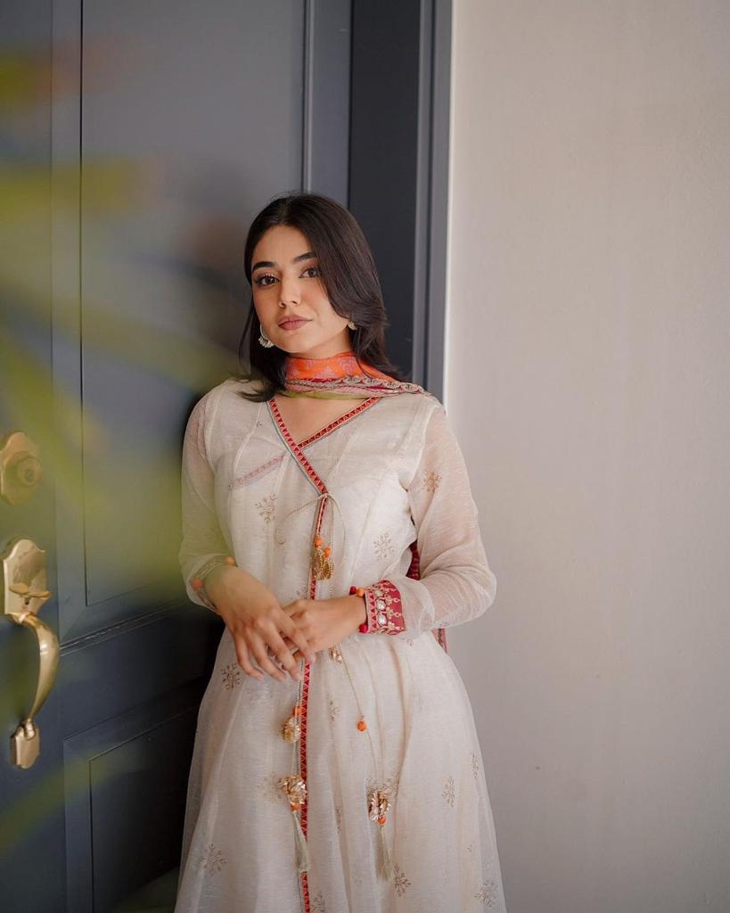 3PC-LAWN EMBROIDERED SUIT-VM3171